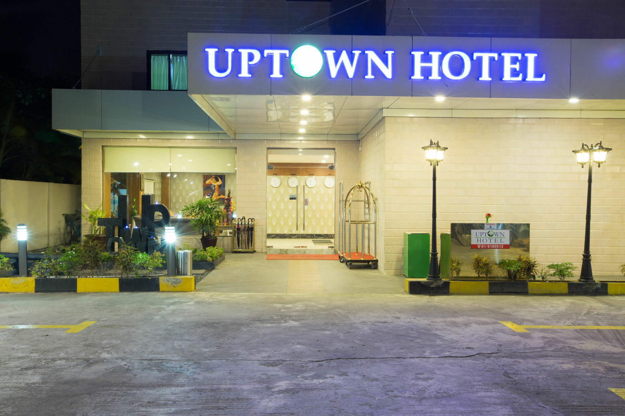 Uptown Hotel Yangón Exterior foto